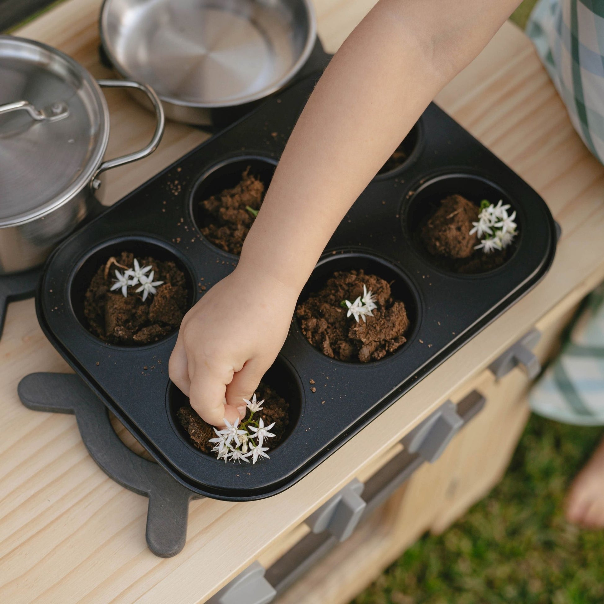 Backyard Chef Mud Kitchen