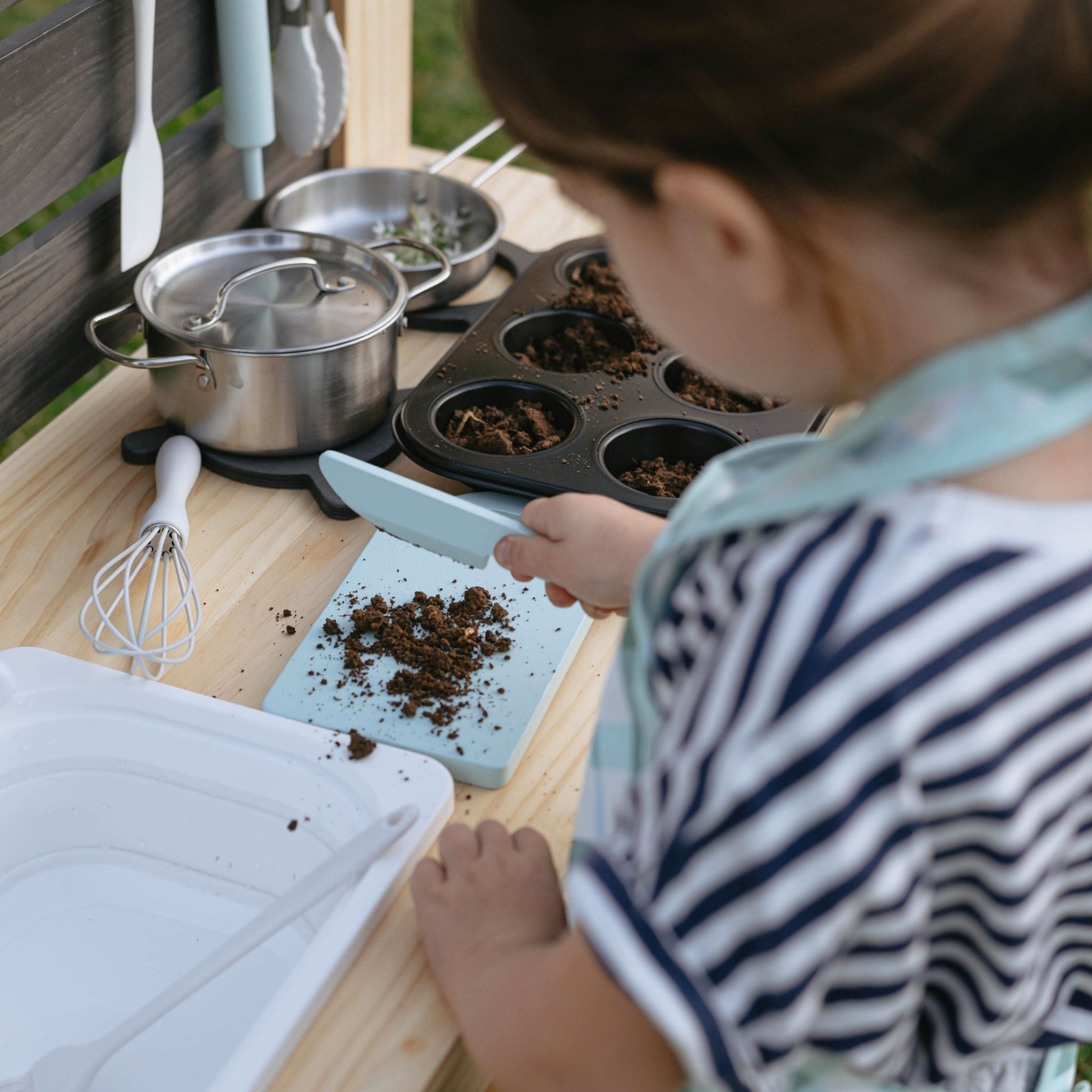 Backyard Chef Mud Kitchen