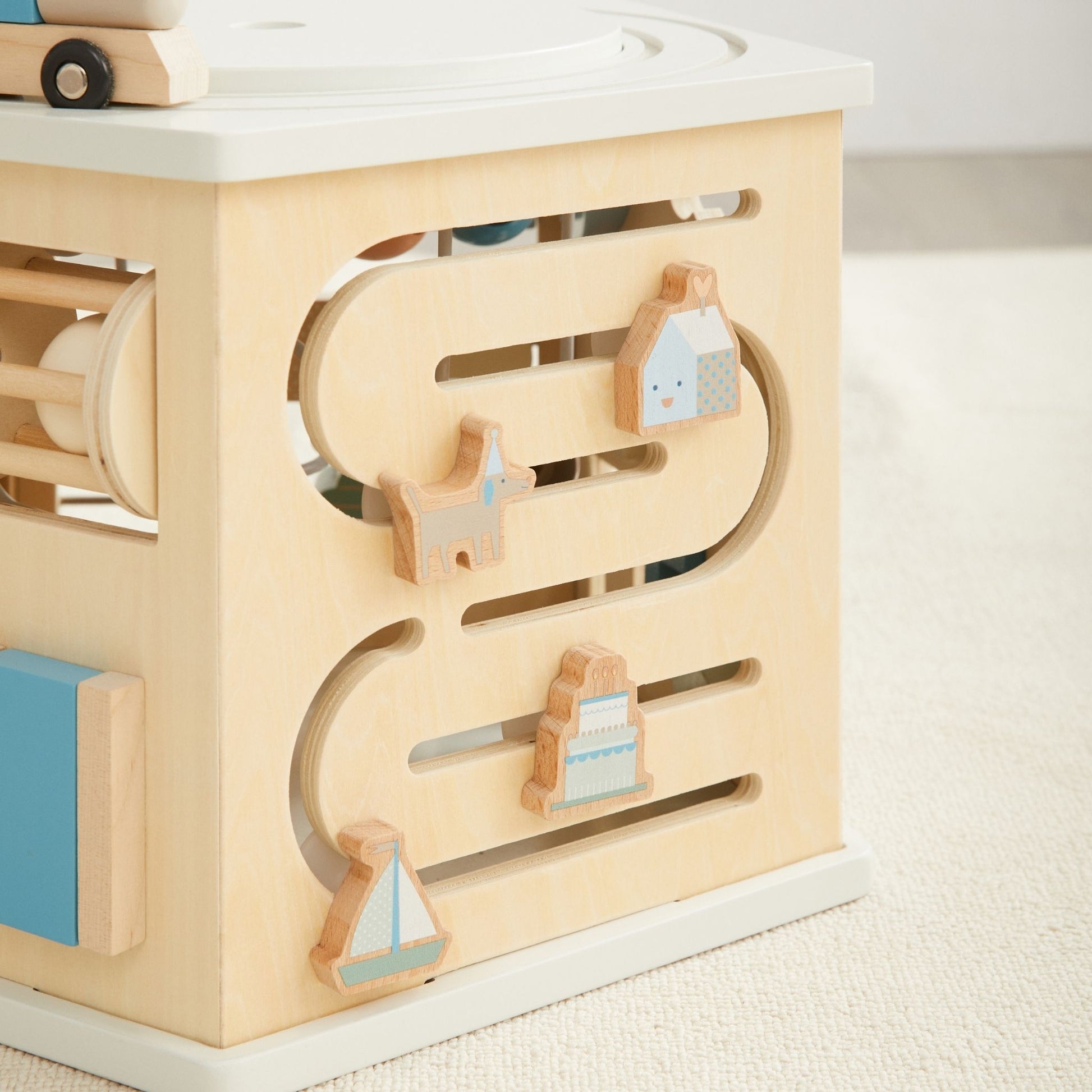 Pentaplay Busy Box