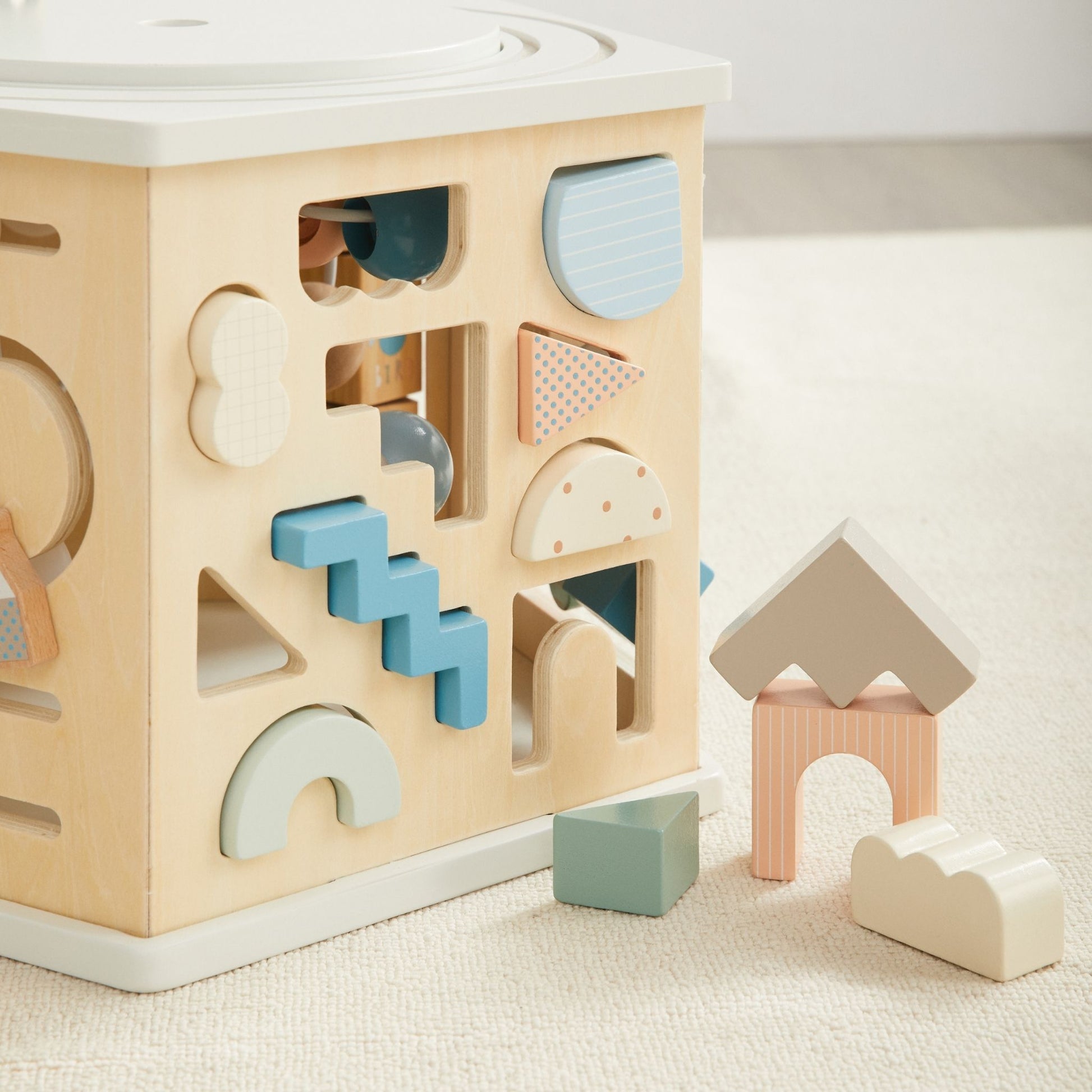Pentaplay Busy Box