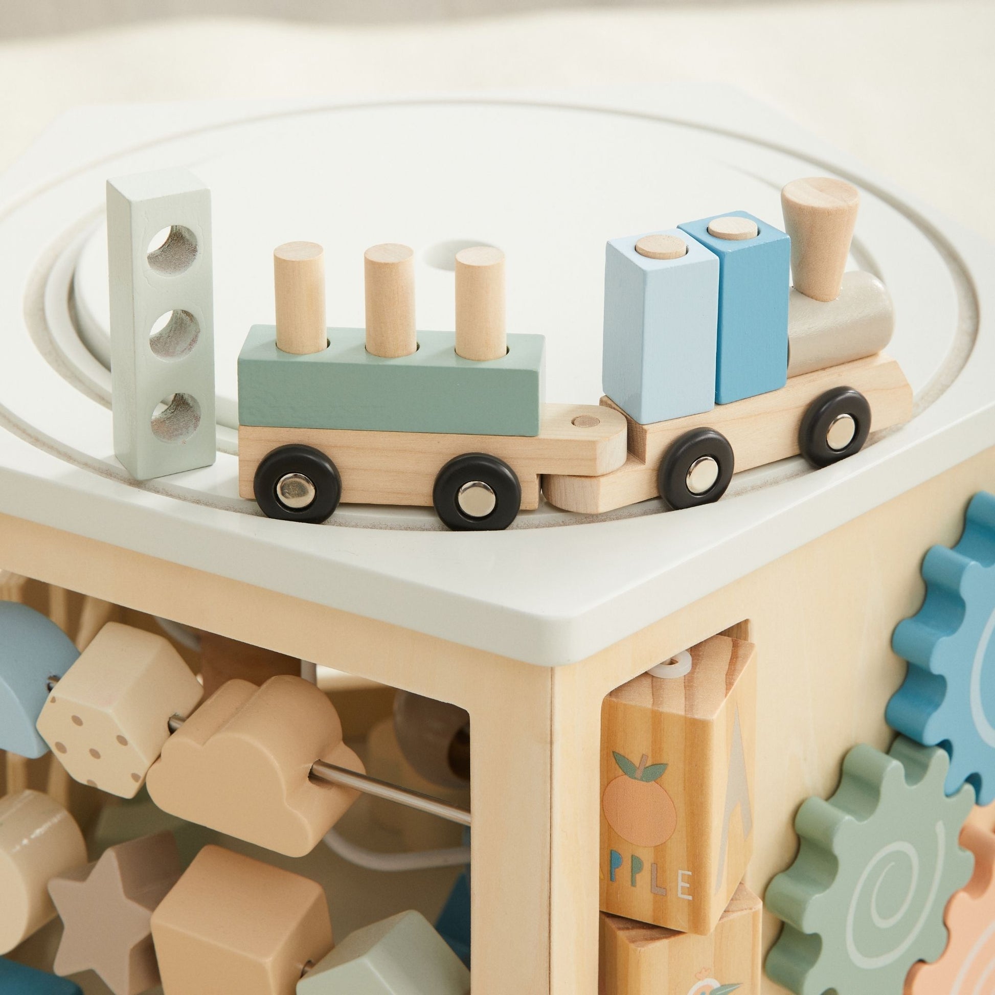 Pentaplay Busy Box
